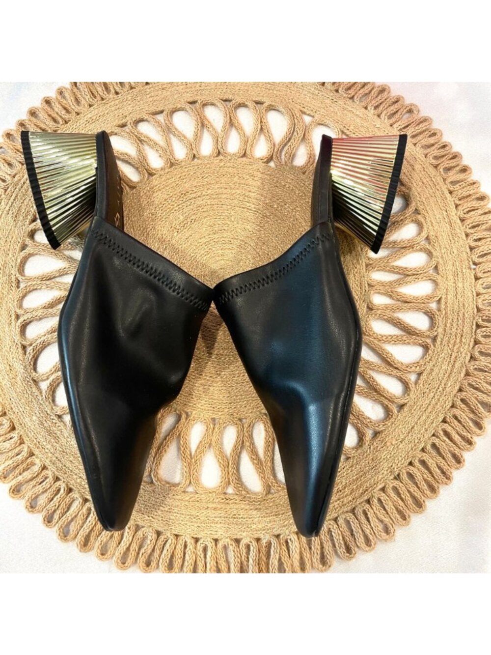 Katy Perry Black Clarra Slip On Mule Gold Heel Clogs Size 8.5 Black Edgy Chic - Picture 5 of 9